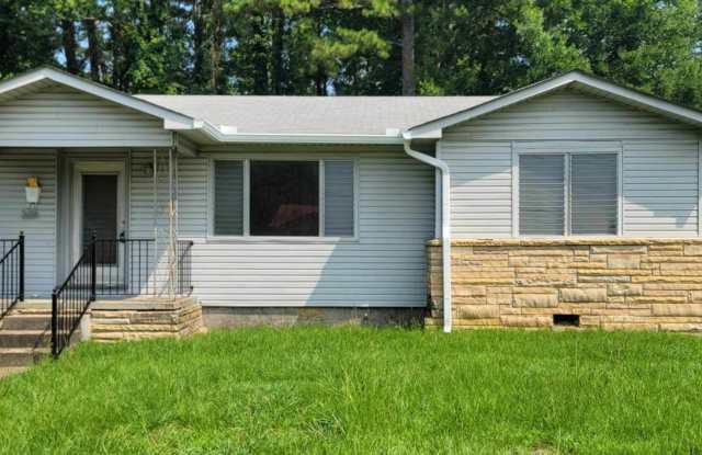 Charming 3 bed & 1 bath located in Gadsden! photos photos