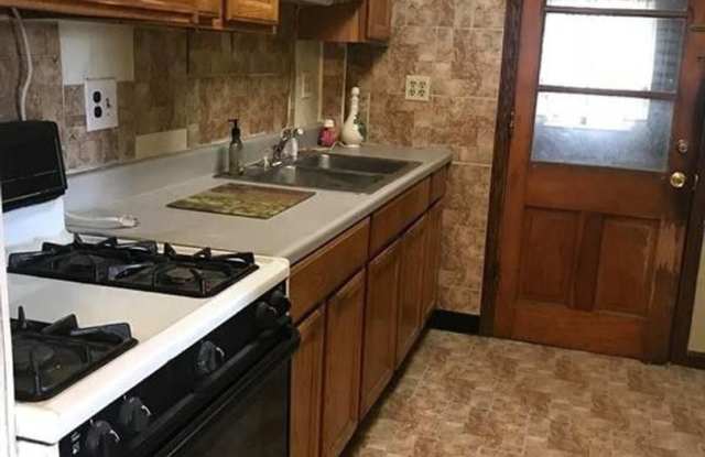 2 Bedroom Canton Home for Rent Gallery 3
