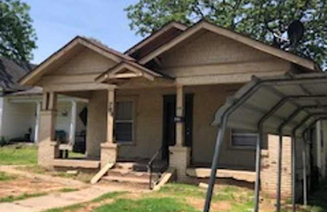 Three Bedroom/1 Bath Home/Spacious Rooms/Enclosed Back Porch photos photos