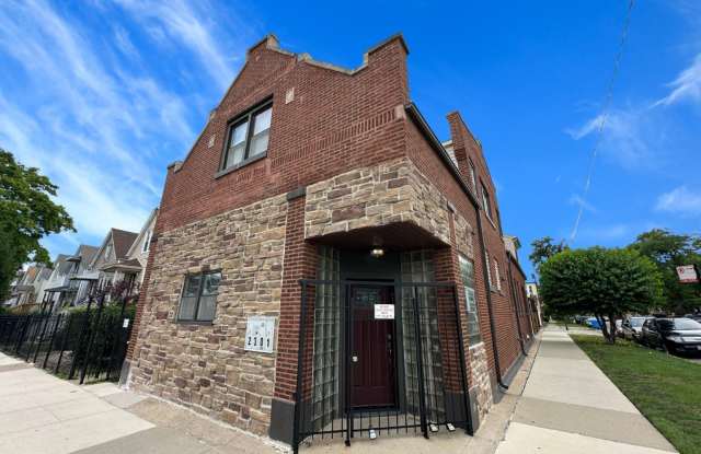 2301 N Lockwood Avenue photos photos