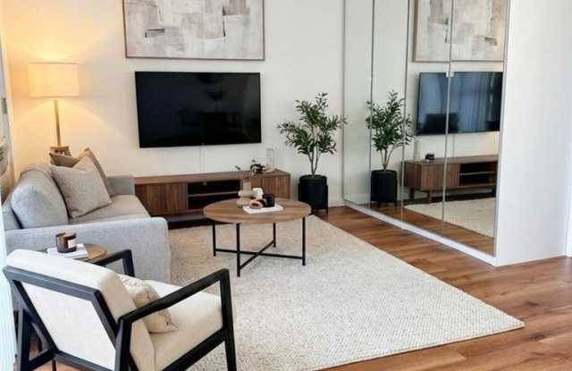 1316 N Hollywood Way photos photos