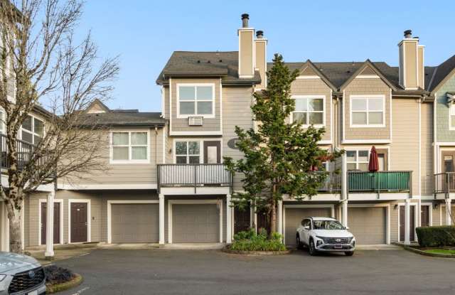 Live in Comfort, Convenience & Style Near the Vancouver Waterfront Gallery 3