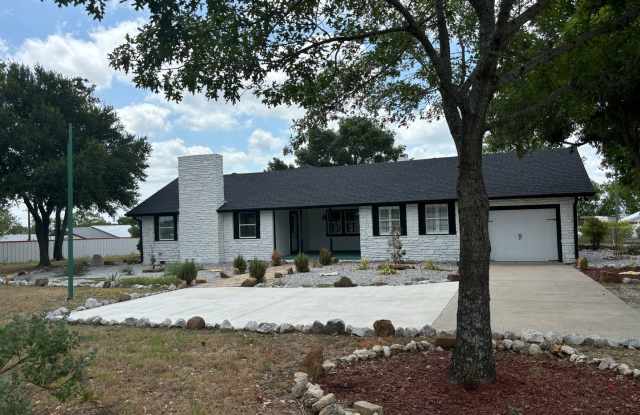 FarmHouse with Room for Everyone - 7608 Veal Station Road, Parker County, TX 76020