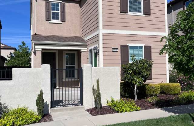 BEAUTIFUL HOME IN WEST ROSEVILLE!! photos photos