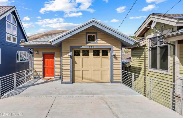 265 Ontario Avenue photos photos