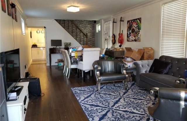 1637 W 2nd Street Gallery 4