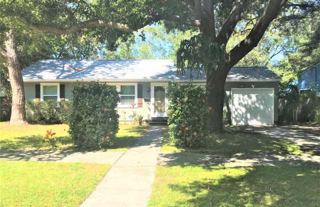 Charming Home In Allendale Terrace - 711 39th Avenue North, St. Petersburg, FL 33703