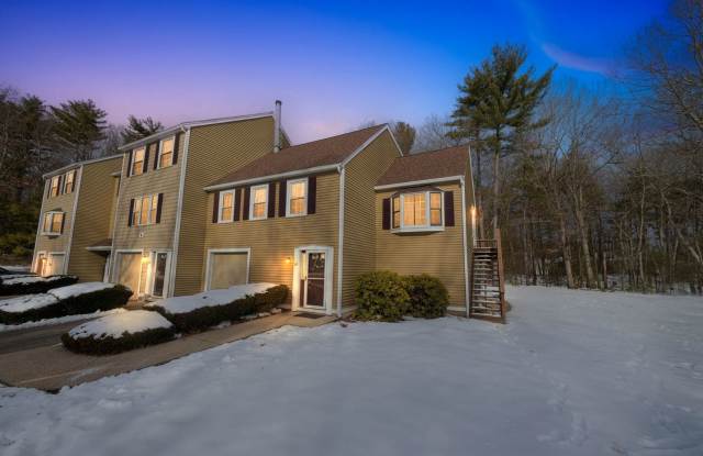 Charming 3BR Townhome in Plaistow - 15 Culver Street, Rockingham County, NH 03865