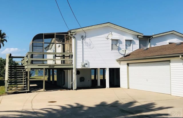 9814 Airway Lane - 9814 Airway Lane, Galveston, TX 77554
