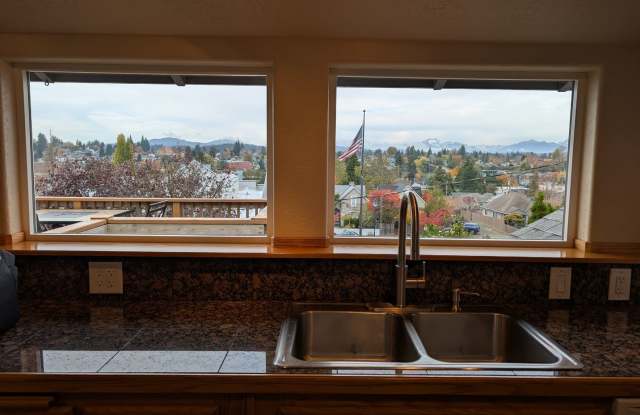 Easy Commute with Stunning Views! Gallery 3