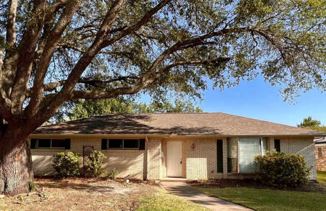 1600 Fernwood Drive - 1600 Fernwood Drive, Plano, TX 75075
