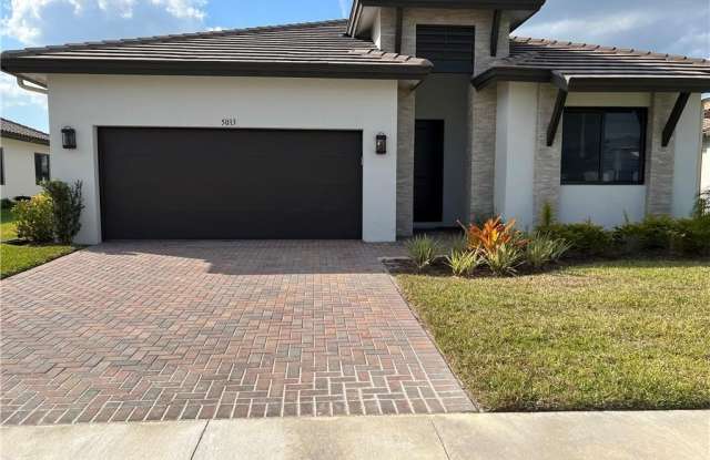 5013 Florence Dr photos photos