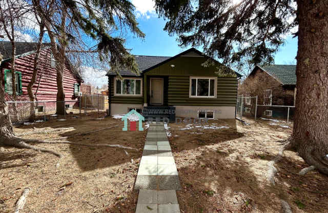 Spacious 5 bedroom, 3 bathroom single-family home. photos photos