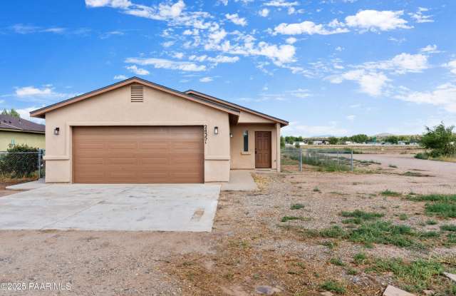 24351 N Diamond Head Avenue - 24351 North Diamond Head Avenue, Paulden, AZ 86334