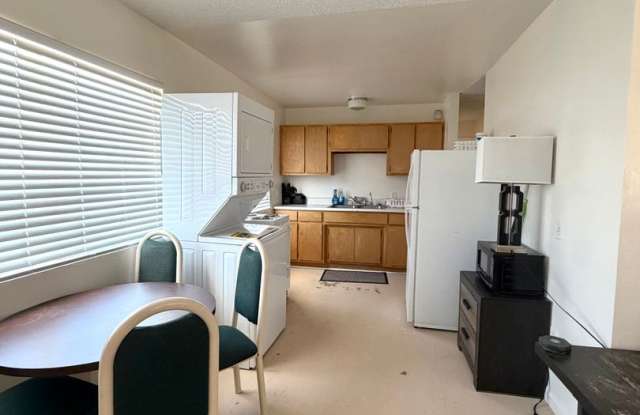 Cozy 1 Bedroom 1 Bathroom with Great Views Gallery 4