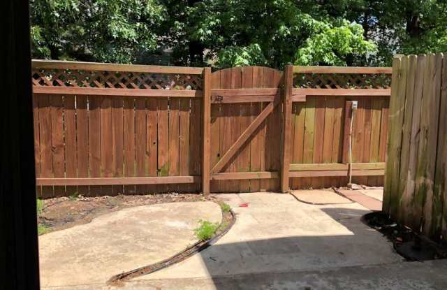 505 Wrought Iron Bnd. Gallery 2