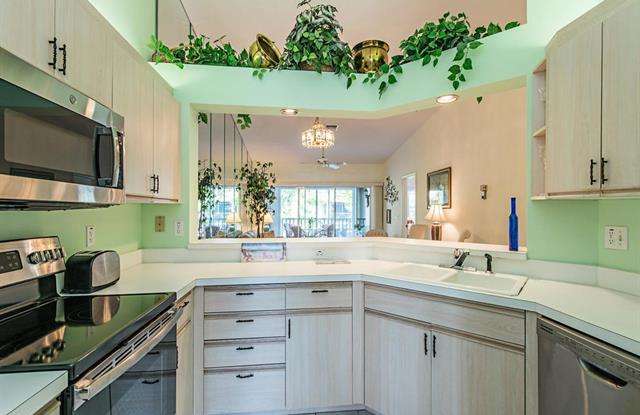 7092 Barrington CIR Gallery 4