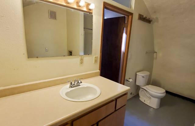 601 Clay St photos photos