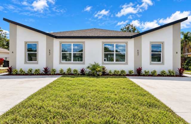Comfort, Convenience & Style – Inviting 3-Bedroom Kissimmee Home with Covered Patio! Gallery 1