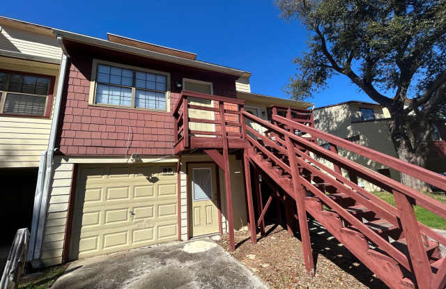 3 Bed / 2.5 Bath – Steps from Doak Campbell Stadium – Only $1,800! photos photos