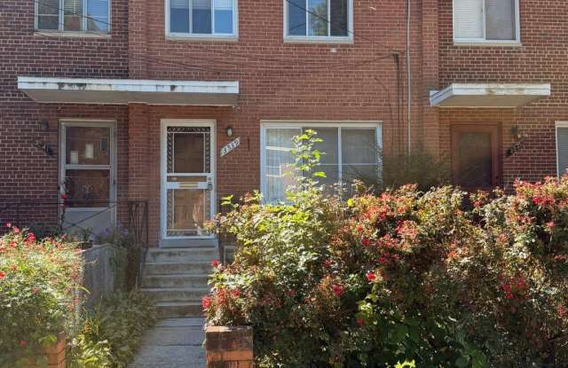 3539 MADISON Place Gallery 1