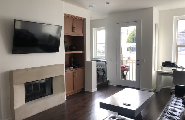 6521 La Mirada Ave - 6521 La Mirada Avenue, Los Angeles, CA 90038