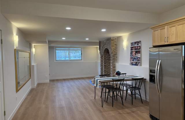 944 Williamstown Court Gallery 4