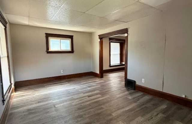 Three bedroom one bathroom home for rent Gallery 4