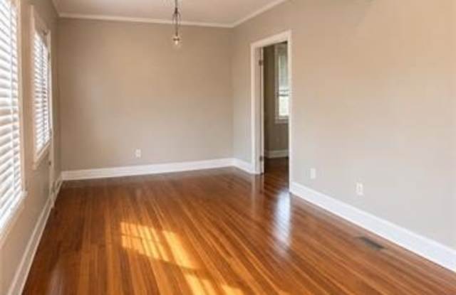 4218 VINCENNES Place Gallery 3