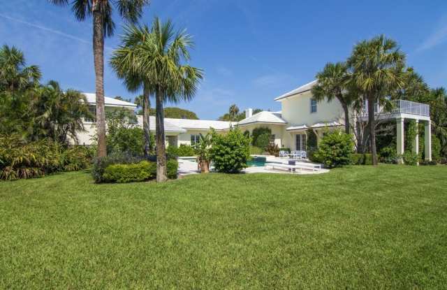 986 Riomar Drive Gallery 2