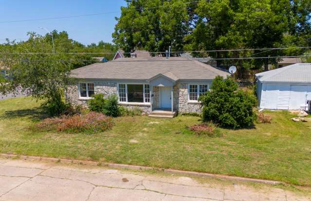 Stunning 4-Bedroom Home in a Prime Location **DEPOSIT SPECIAL!! 50% OFF DEPOSIT!!** - 3502 North Pennsylvania Avenue, Oklahoma City, OK 73118