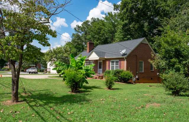 SALISBURY NC, HOUSE! 3 Bedroom 1.5 bathroom house $1495.00 - 632 Statesville Blvd. - 632 Statesville Boulevard, Salisbury, NC 28144 SALISBURY NC, HOUSE! 3 Bedroom 1.5 bathroom house $1495.00 - 632 Statesville Blvd. - 632 Statesville Boulevard, Salisbury, NC 28144