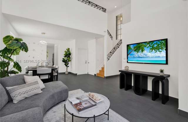 1251 Hayes St Gallery 3