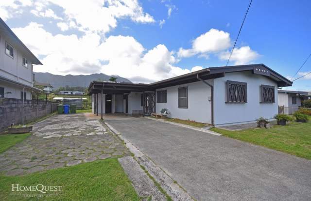 Kaneohe Charm -- 3 bed 1.5 bath SFH -- $3500/mo photos photos