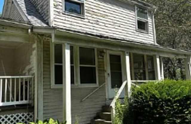 1057 North Pleasant Street - B photos photos