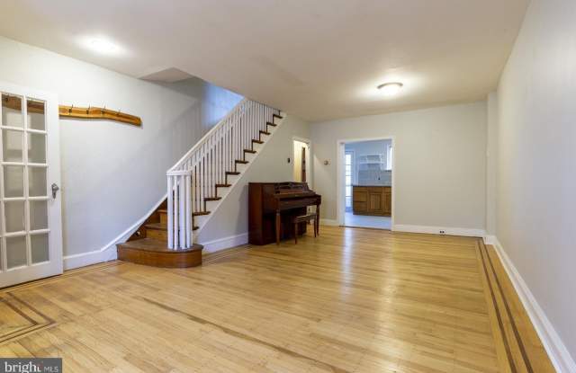 1239 S ALDER Street Gallery 2