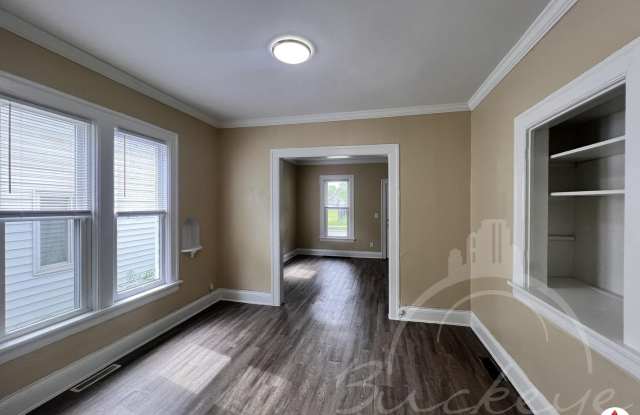 3 Bedroom House - South Side Neighborhood Gallery 4