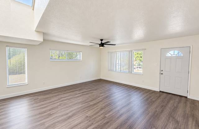 Spacious 6 Bed 3 Bath Home Near SDSU with PRIVATE YARD AND POOL! (Lease out, pending signatures. Check back in a few days!) Gallery 4