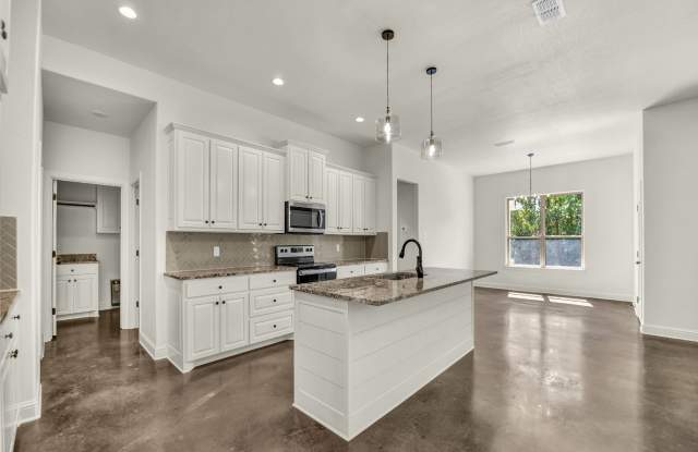 183 Graystone Drive Gallery 3