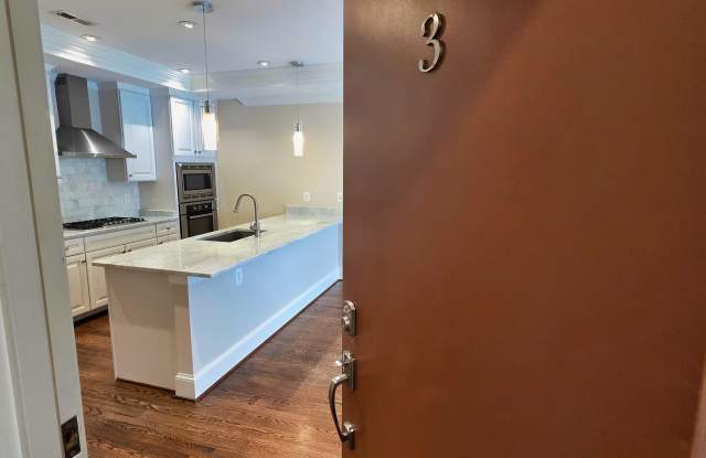 2446 Ontario Road NW #3 Gallery 2