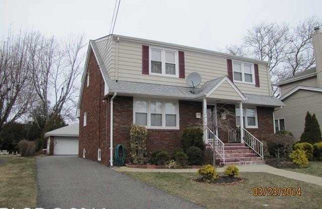 298 LUDDINGTON Avenue 2nd Floor - 298 Luddington Avenue, Clifton, NJ 07011