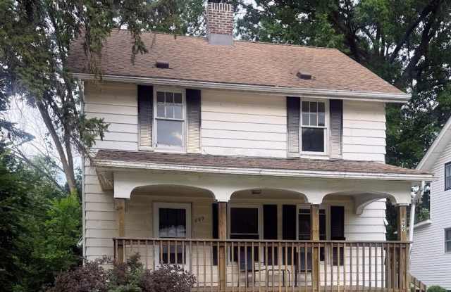 Four bedroom one bathroom home for rent photos photos