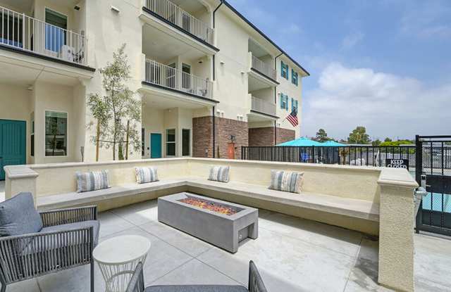The Commodore Apartments Gallery 4