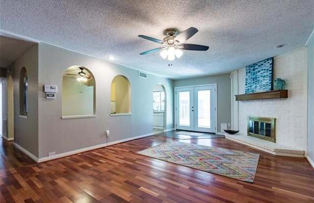 5704 Macrae Street Gallery 2