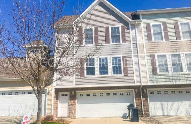 2 Bedroom, 2.5 Bath Townhome in Urbandale with two car garage. photos photos