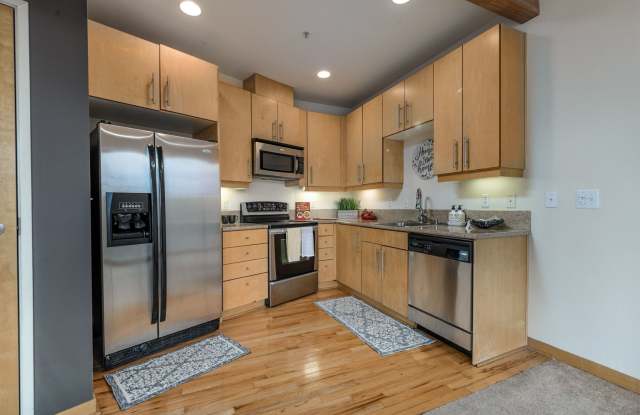 Industrial Townhouse featuring LARGE attached garage! Gallery 4