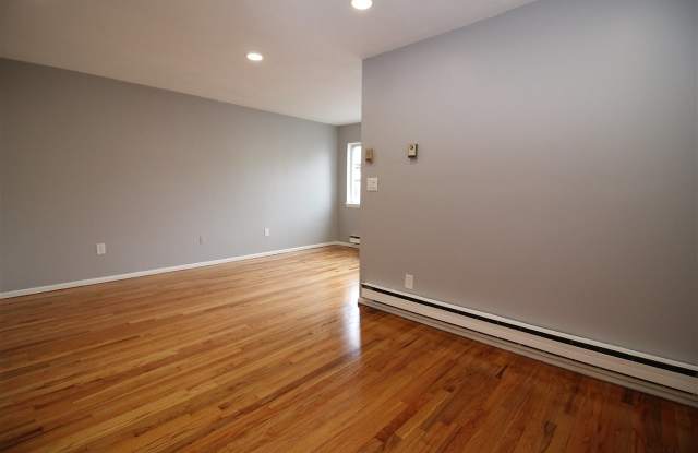 6405 DURHAM AVE Gallery 4