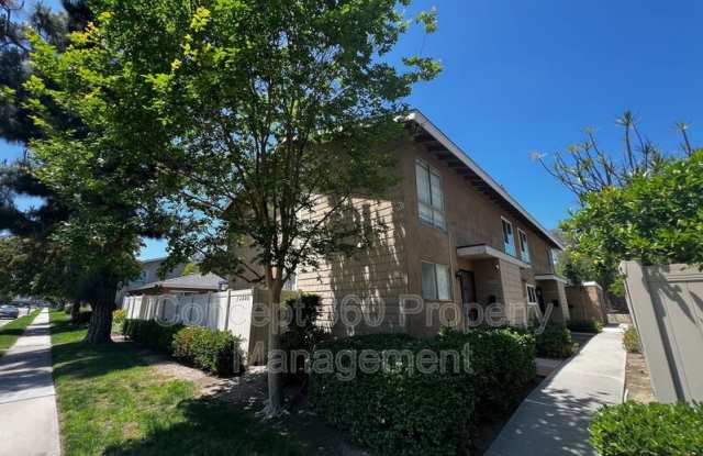 13525 3/4 VILLAGE DR photos photos
