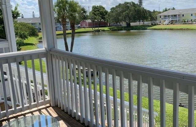 208 POMPANO DRIVE SE - 208 Pompano Drive Southeast, St. Petersburg, FL 33705
