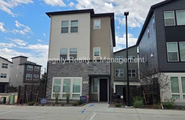 3 Bed/3 Bath, 1855 Sqft - 11014 E Hinsdale Cir photos photos